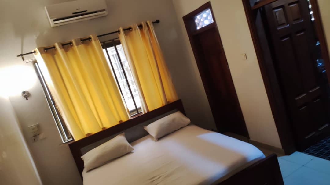  location à cité Houéyiho Rue de la pharmacie