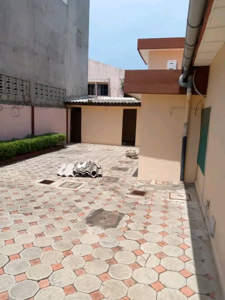  location à cité houéyiho