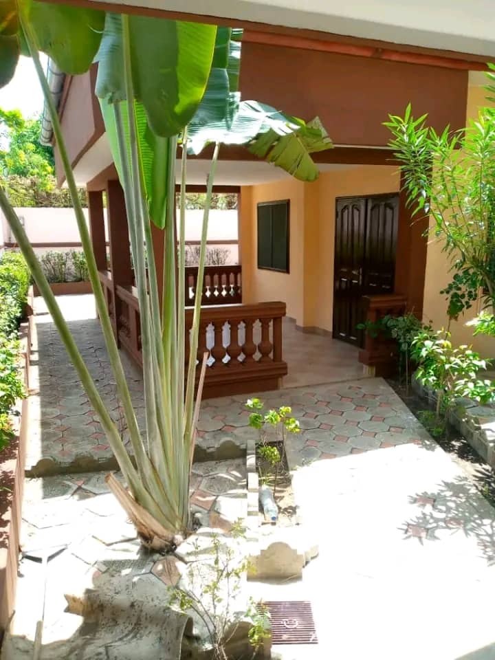  location à cité houéyiho